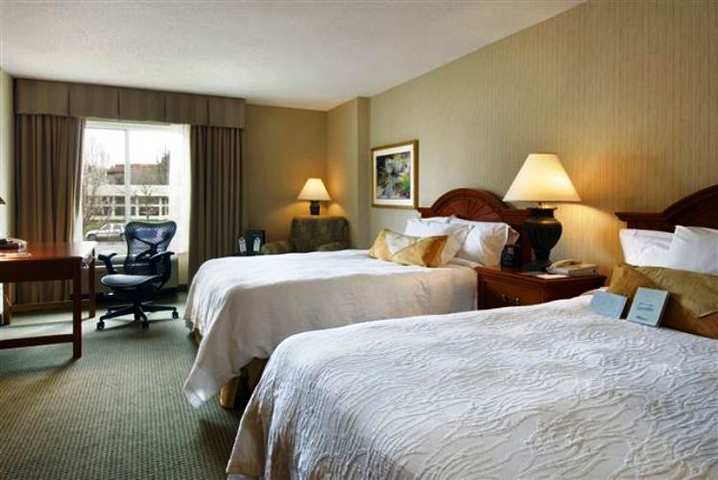 Hilton Garden Inn Portland Lake Oswego Room photo